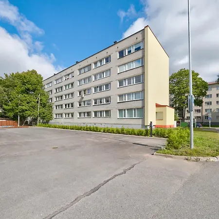 Apartment Cozy In Kristiine With Free Parking